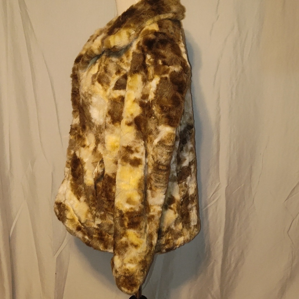 Day Trip Faux Fur Calico Color Brown White Yellow Size Large - Picture 4 of 9